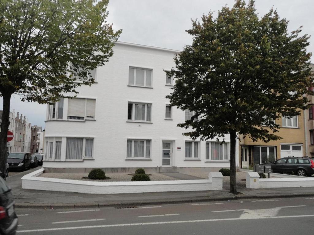 Nabij Station Op Begane Grond In Residentie Jane - Niet Goed Geld Terug Garantie - 10 Minuten Tot Centrum Brugge * Blankenberge