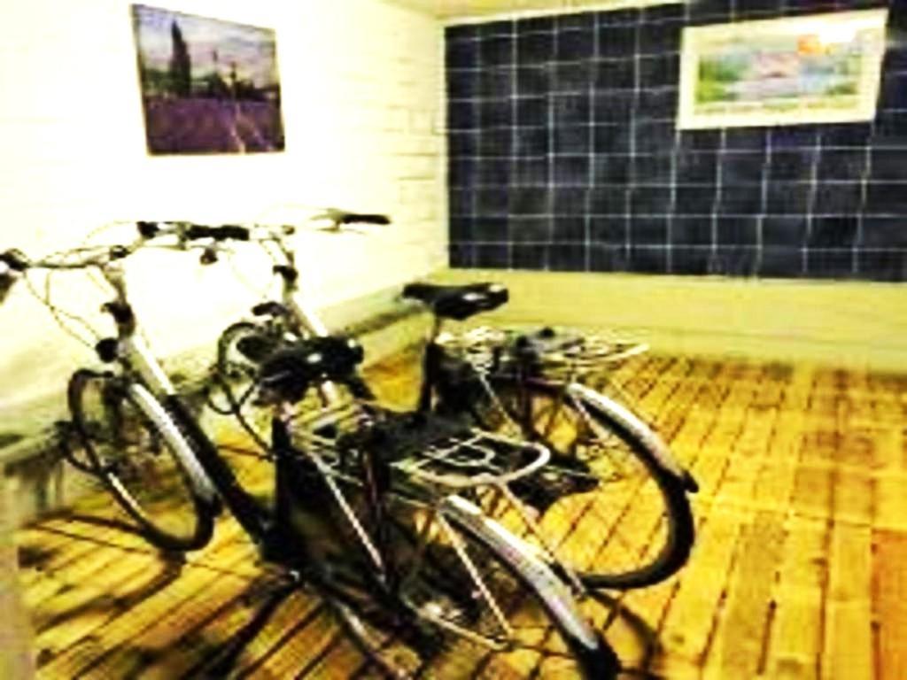 Nabij Station Op Begane Grond In Residentie Jane - Niet Goed Geld Terug Garantie - 10 Minuten Tot Centrum Brugge *