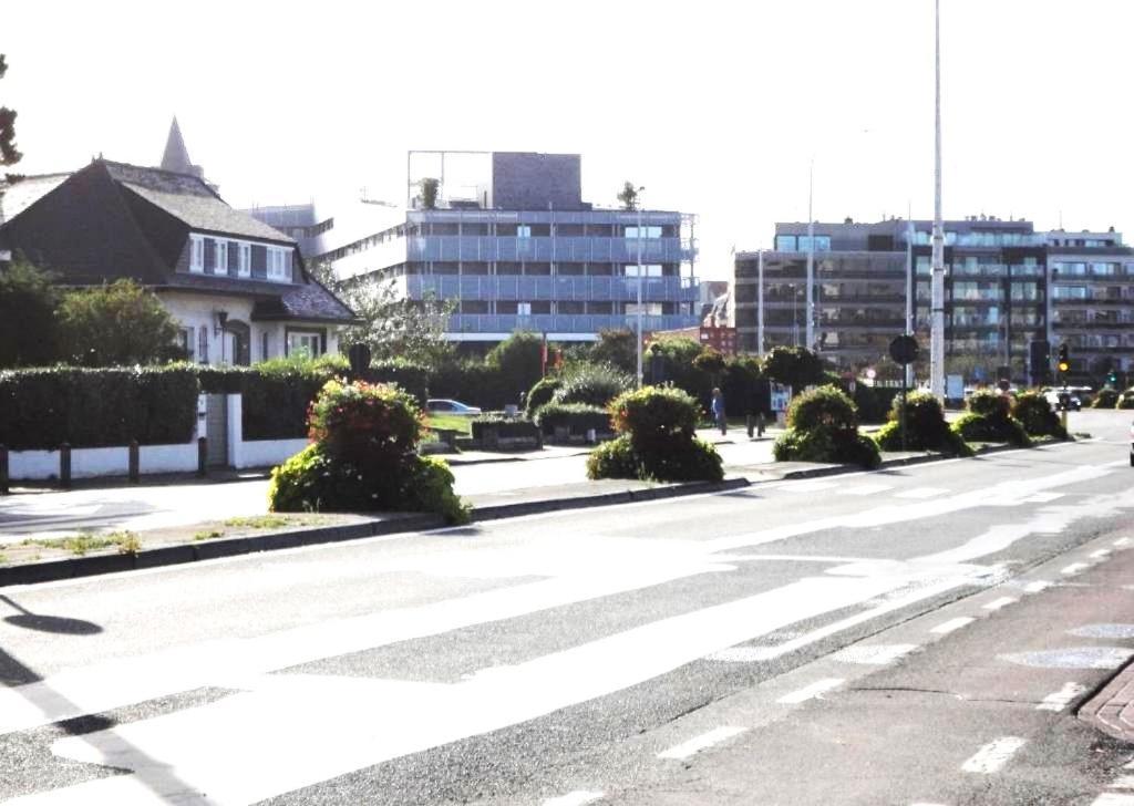 Nabij Station Op Begane Grond In Residentie Jane - Niet Goed Geld Terug Garantie - 10 Minuten Tot Centrum Brugge * Blankenberge