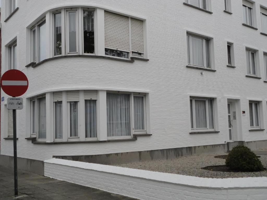 Appartement Nabij Station Op Begane Grond In Residentie Jane - Niet Goed Geld Terug Garantie - 10 Minuten Tot Centrum Brugge