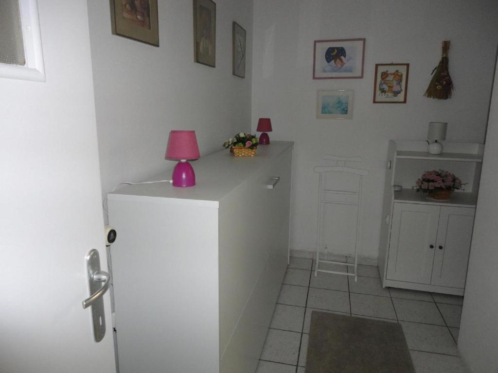 Nabij Station Op Begane Grond In Residentie Jane - Niet Goed Geld Terug Garantie - 10 Minuten Tot Centrum Brugge Appartement *